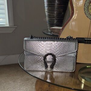 Metallic Snake-Texture Crossbody Bag with Chain Strap